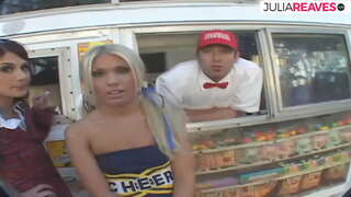 És krim seller ngajadikeun threesome bangsat di na és krim van