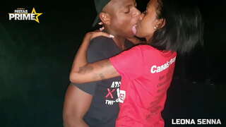 Negro chico flaco come el coño con su enorme mástil