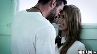 סעקסי באַבע סאַקט גרויס שווער פּעניס