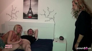 Tüzes MILF a Mega Mellei fogott a legjobb barátod, ha így ki, de úgy, hogy Hármasban beszélni