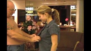 Jayne &amp;amp; Чичко Џеси Stripdown Blowjob